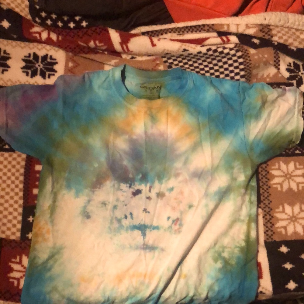 tie-die t-shirt